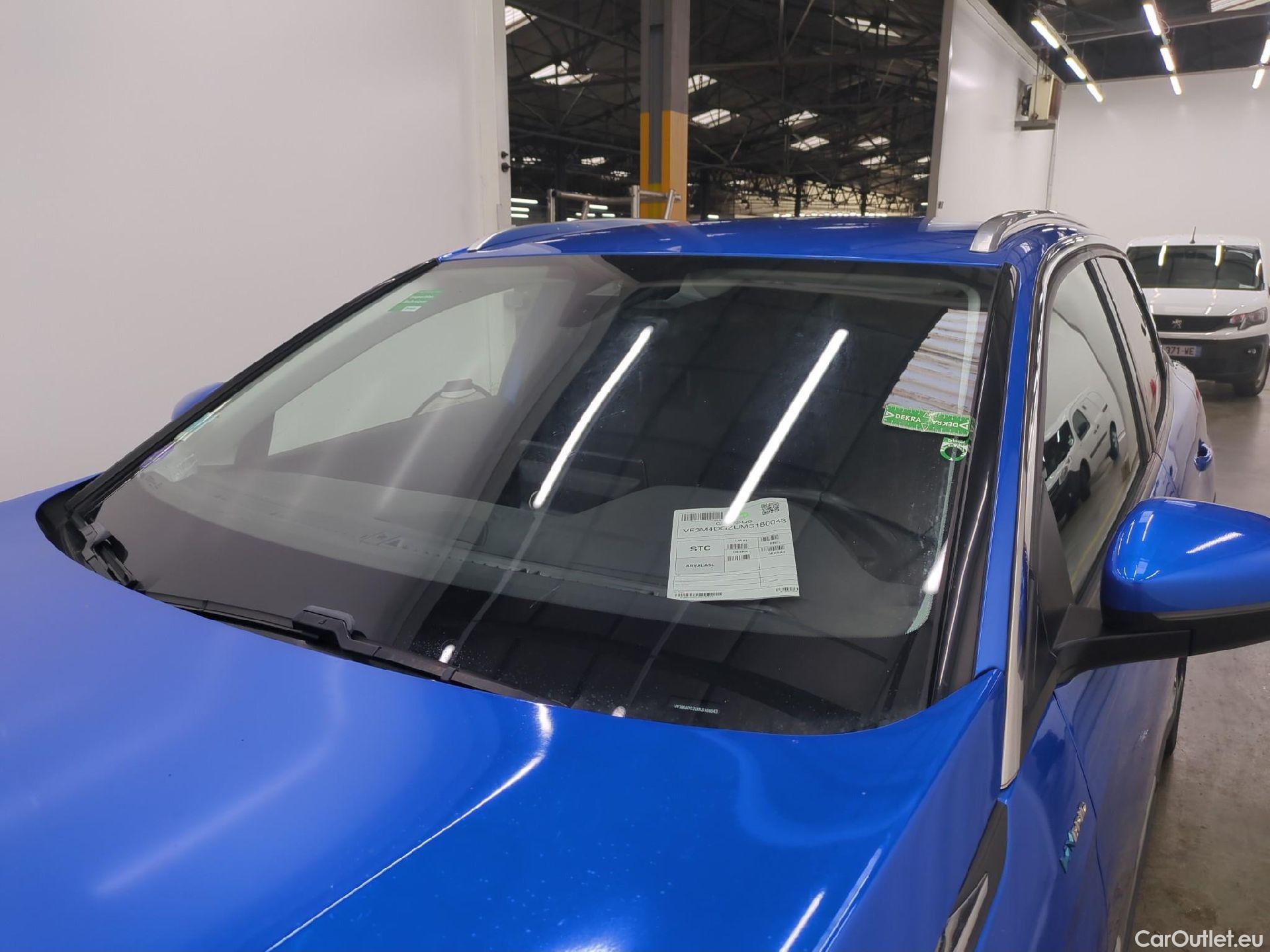  Peugeot  3008 PEUGEOT  / 2020 / 5P / SUV 1.6 HYBRID 225 E-EAT8 Allure Pack #38