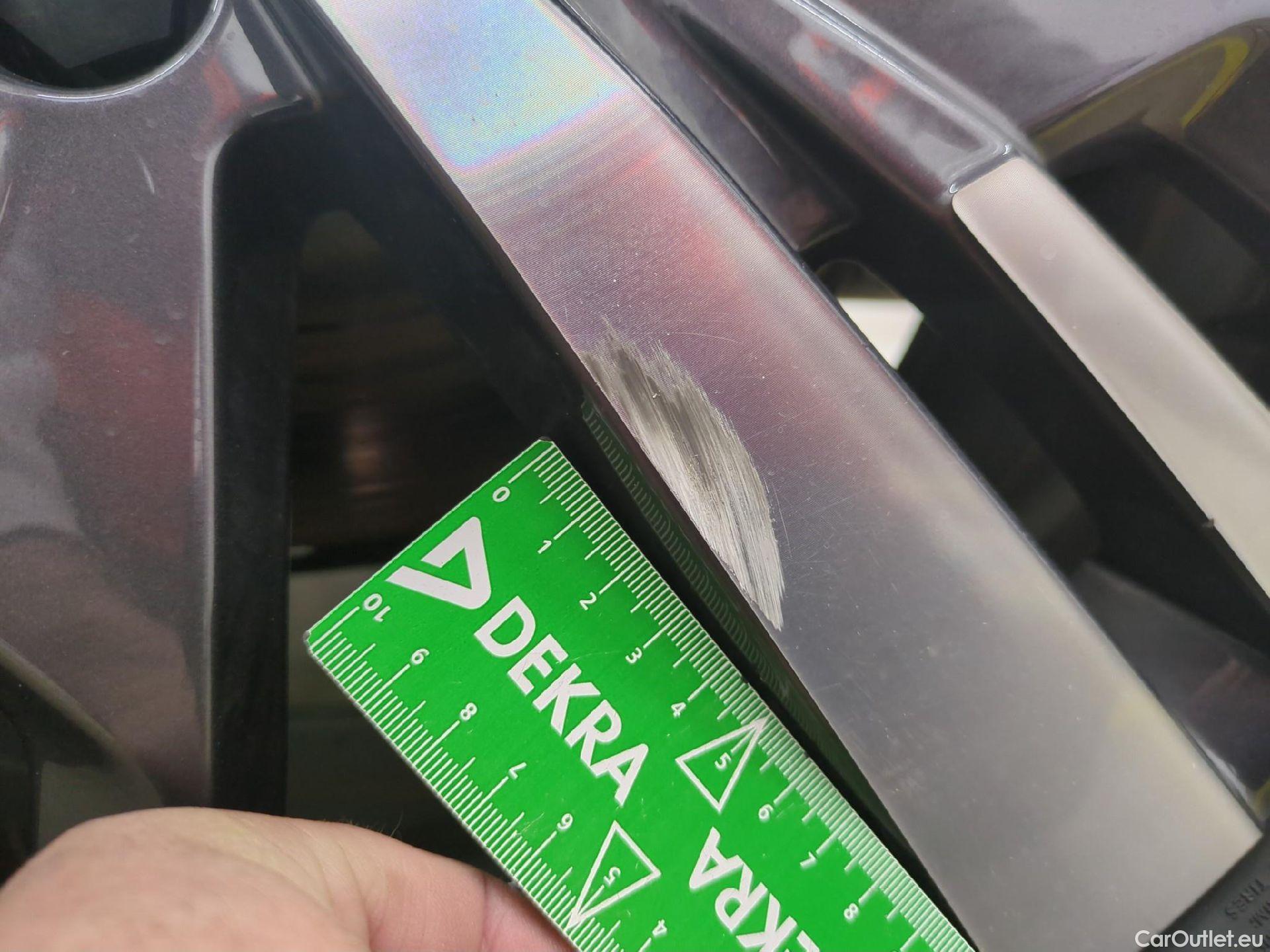  Peugeot  3008 PEUGEOT  / 2020 / 5P / SUV 1.6 HYBRID 225 E-EAT8 Allure Pack #7