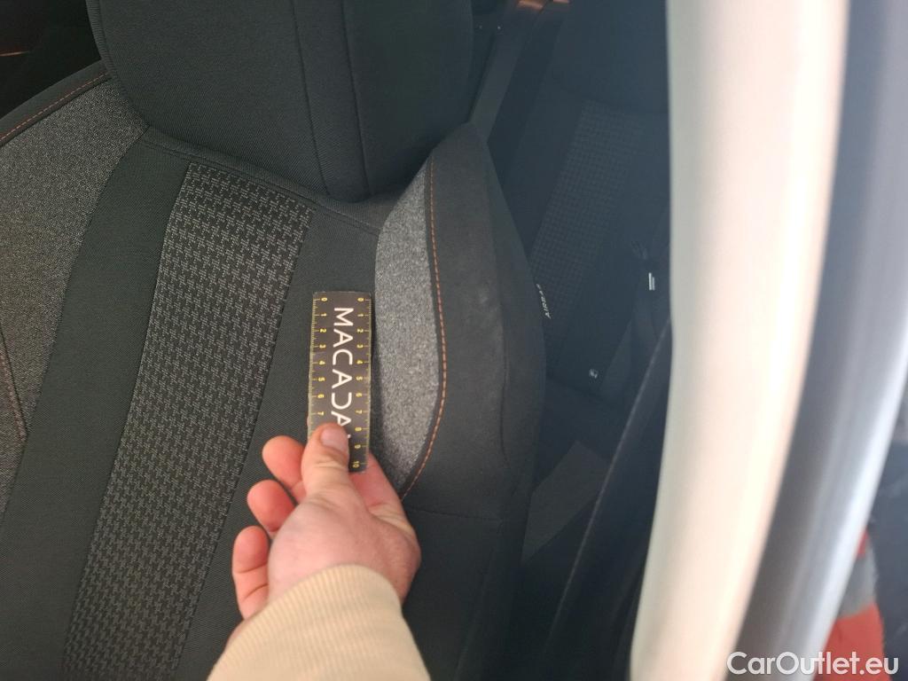  Peugeot  3008  Active Business 1.2 PureTech 130CV BVA8 E6d #24