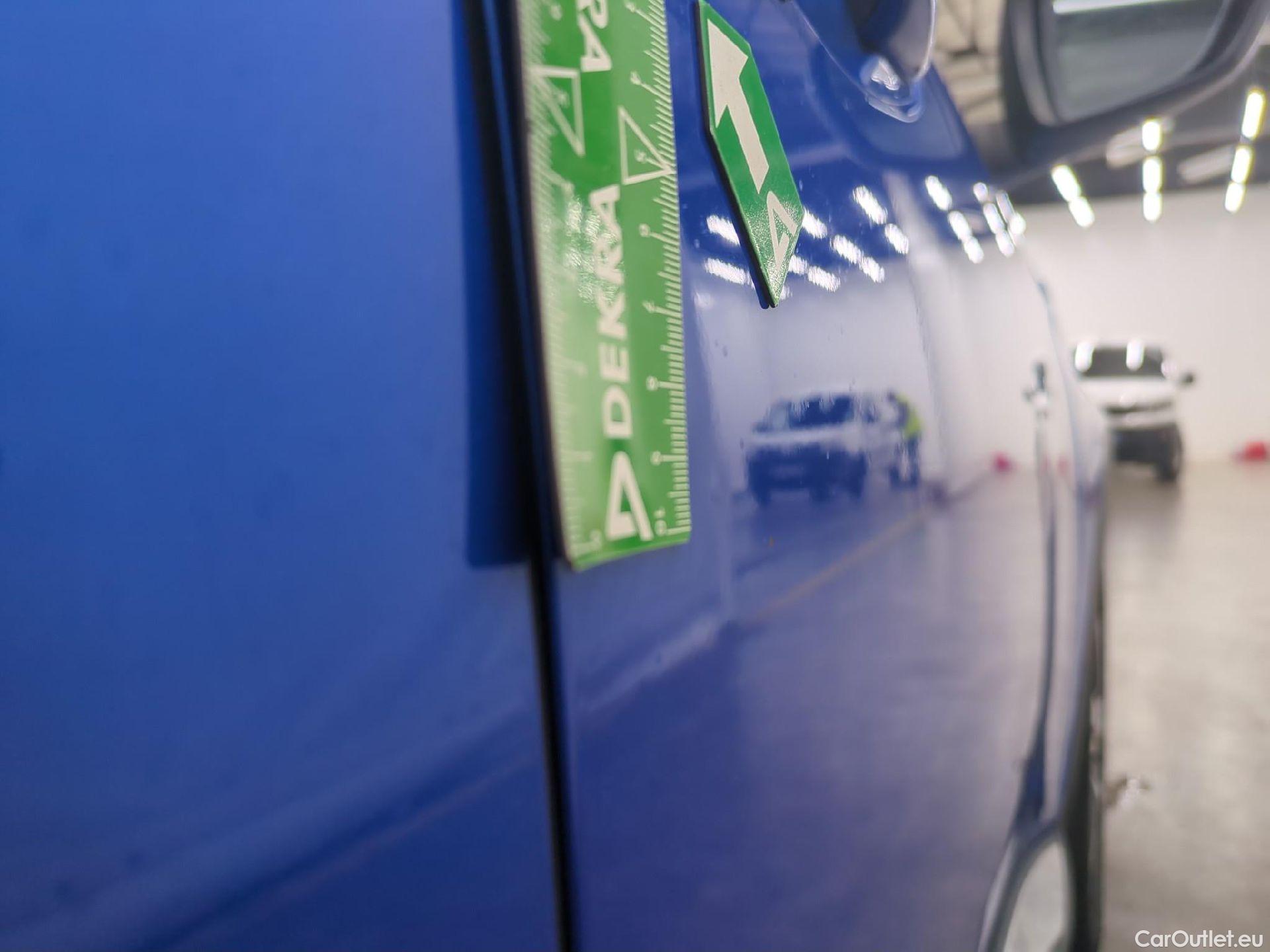  Peugeot  3008 PEUGEOT  / 2020 / 5P / SUV 1.6 HYBRID 225 E-EAT8 Allure Pack #34