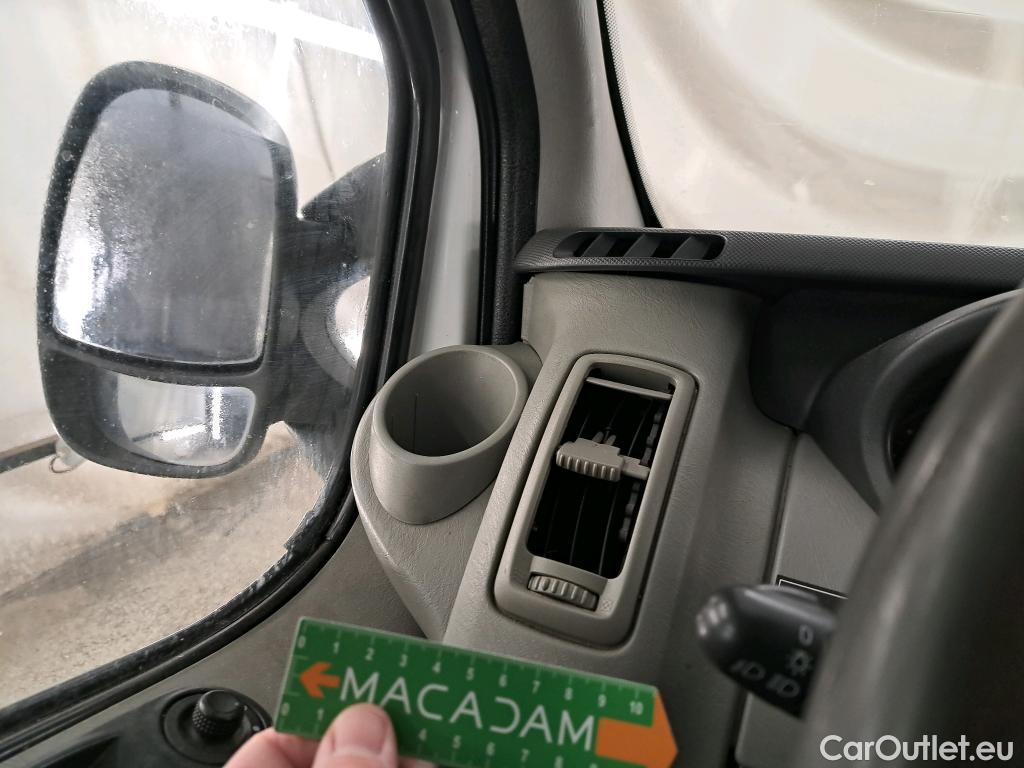  Renault  Trafic  II Fourgon L1H1 1200kg Grand Confort 90CV BVM6 #48