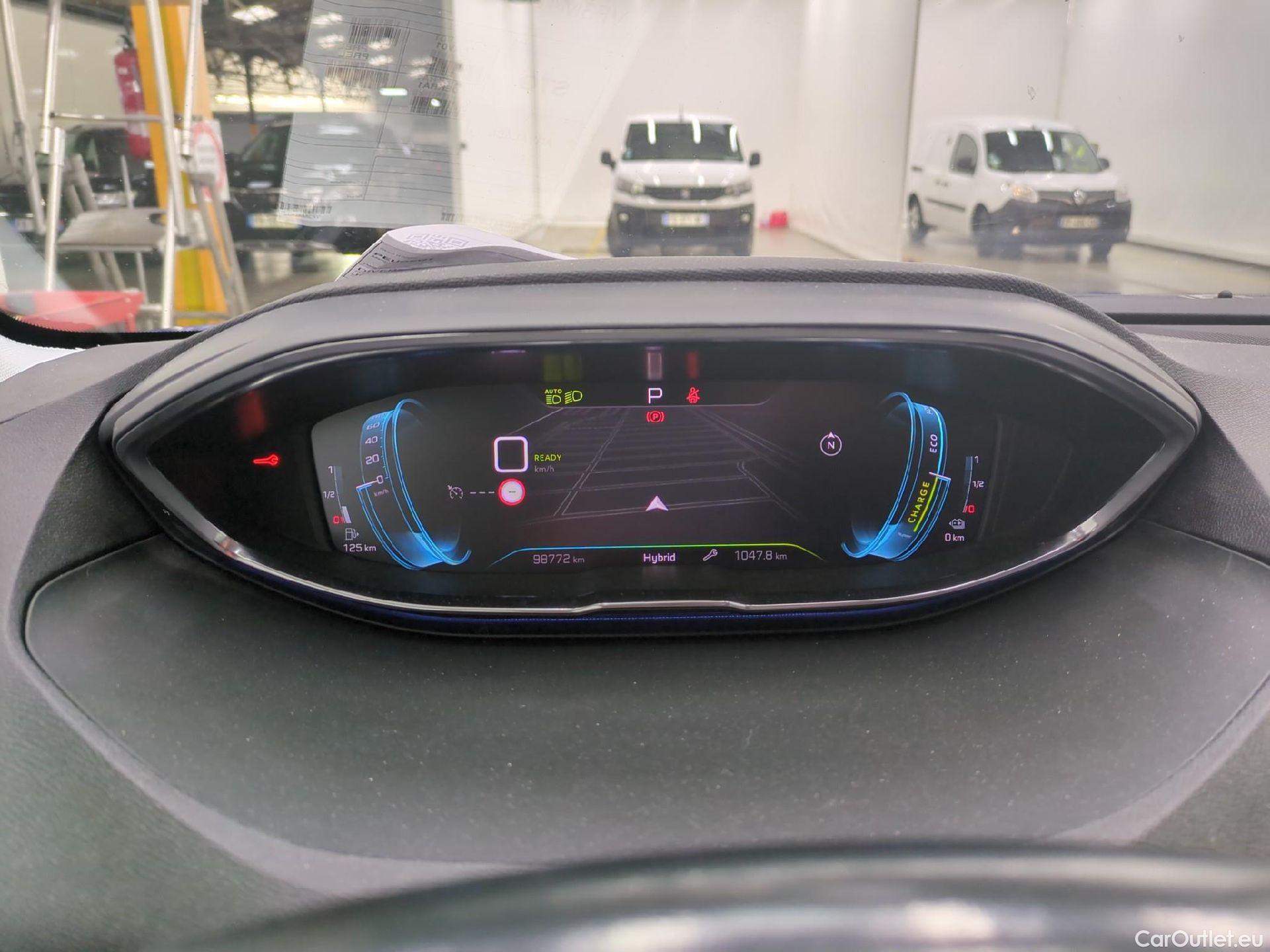  Peugeot  3008 PEUGEOT  / 2020 / 5P / SUV 1.6 HYBRID 225 E-EAT8 Allure Pack #3