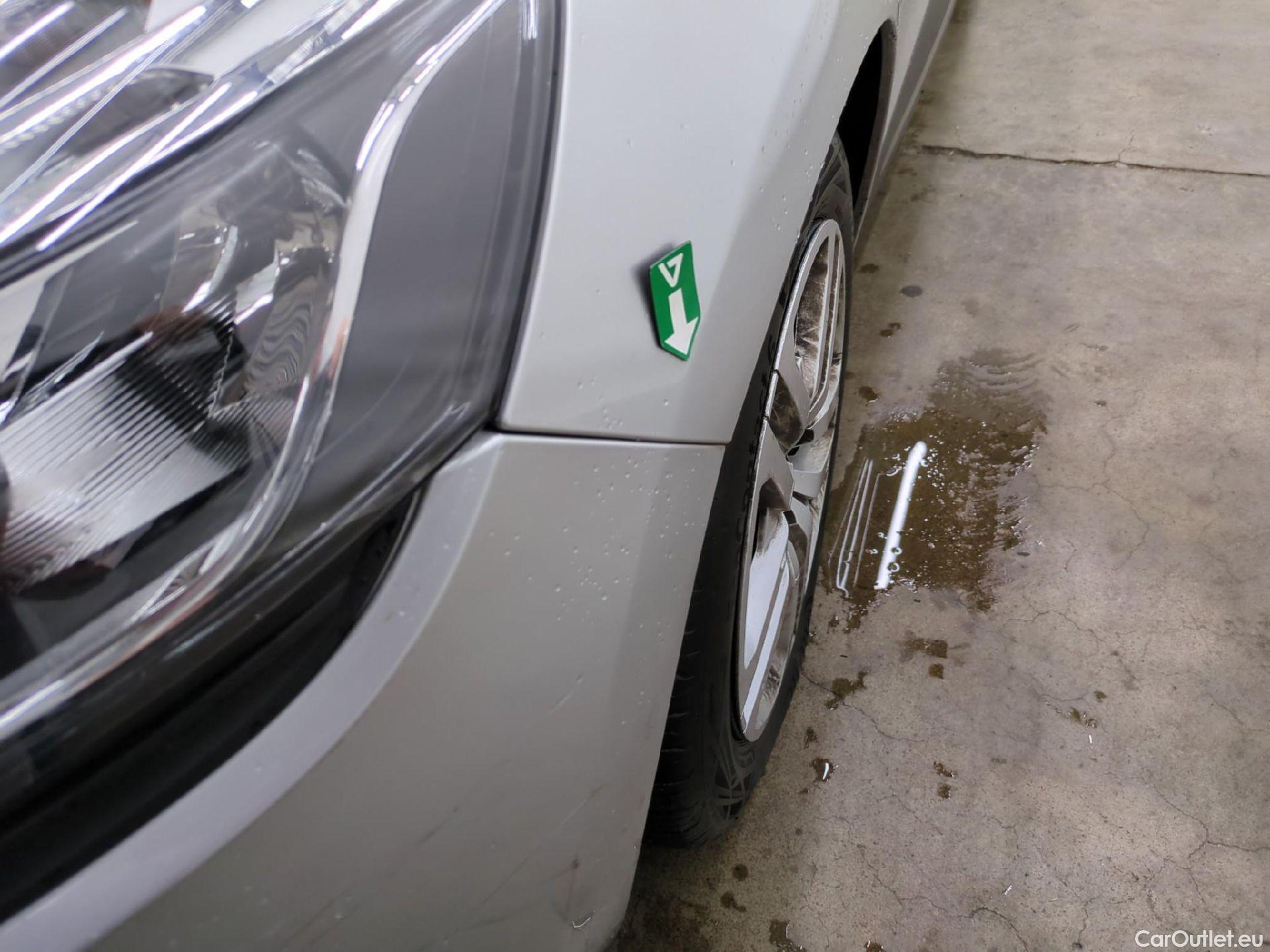  Renault  Clio  IV Business 0.9 TCe 90CV BVM5 E6 #25