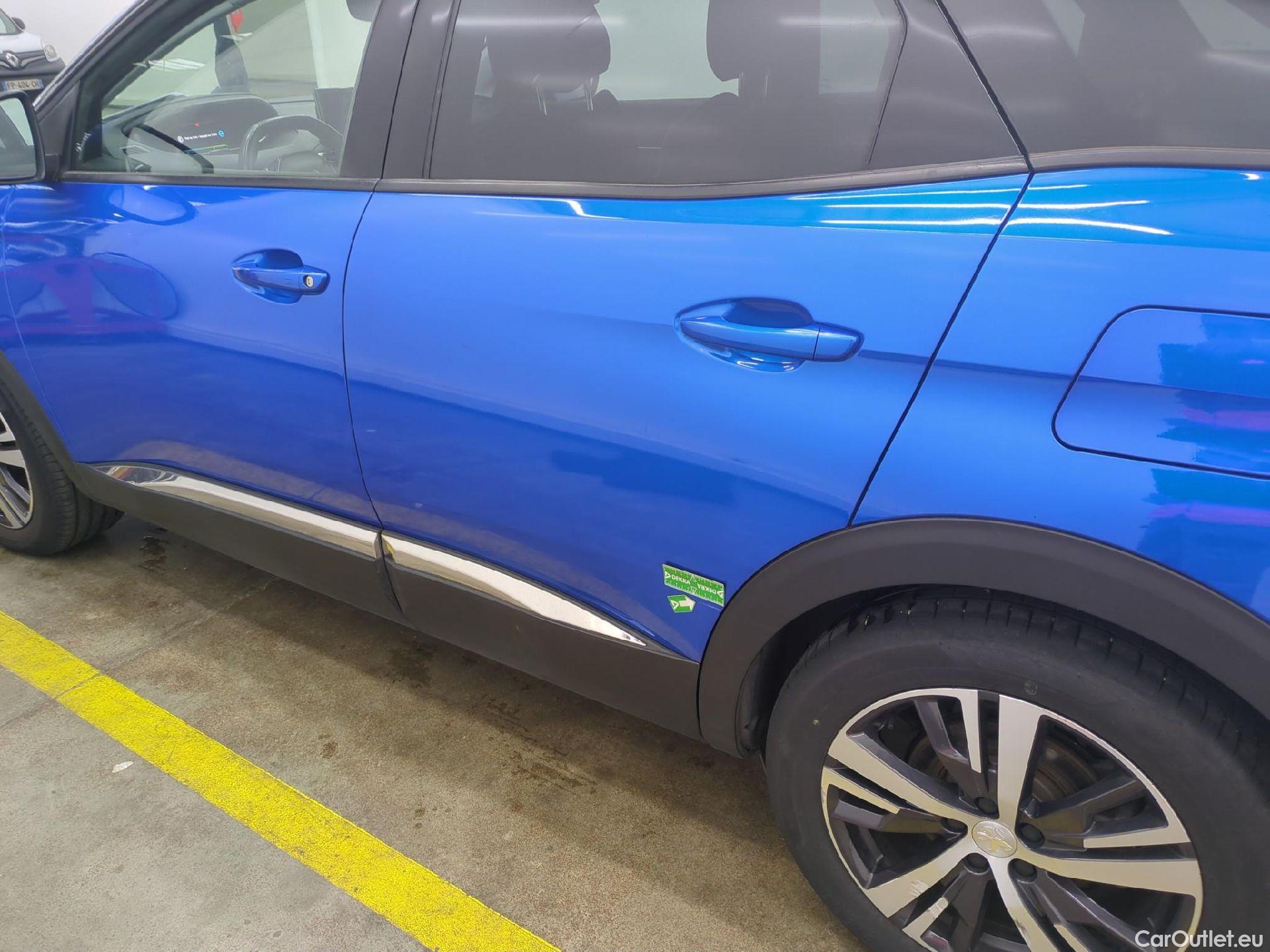  Peugeot  3008 PEUGEOT  / 2020 / 5P / SUV 1.6 HYBRID 225 E-EAT8 Allure Pack #23