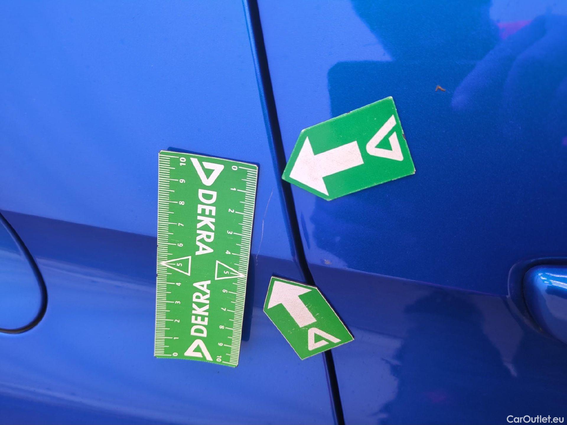  Peugeot  3008 PEUGEOT  / 2020 / 5P / SUV 1.6 HYBRID 225 E-EAT8 Allure Pack #31