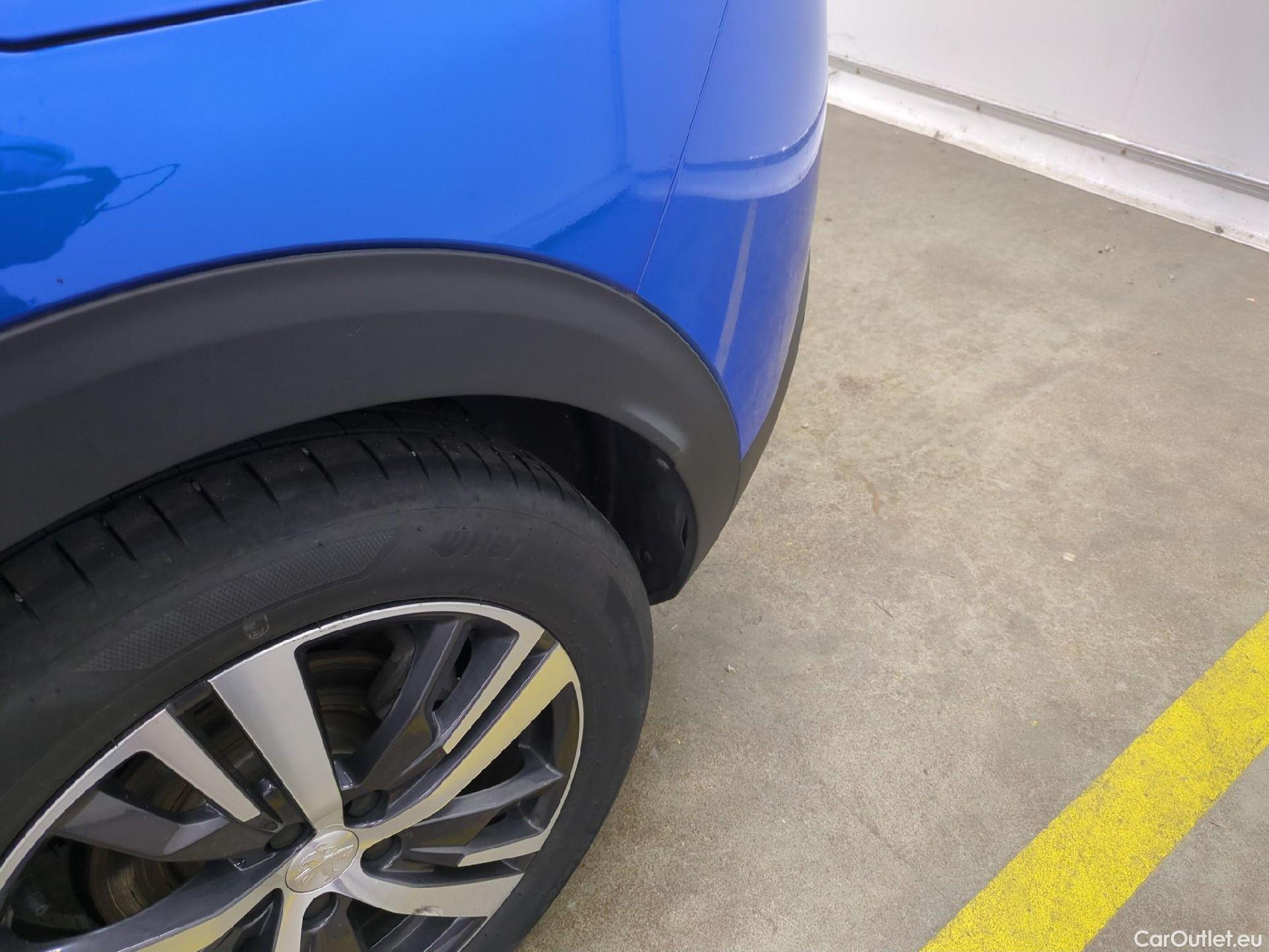  Peugeot  3008 PEUGEOT  / 2020 / 5P / SUV 1.6 HYBRID 225 E-EAT8 Allure Pack #11