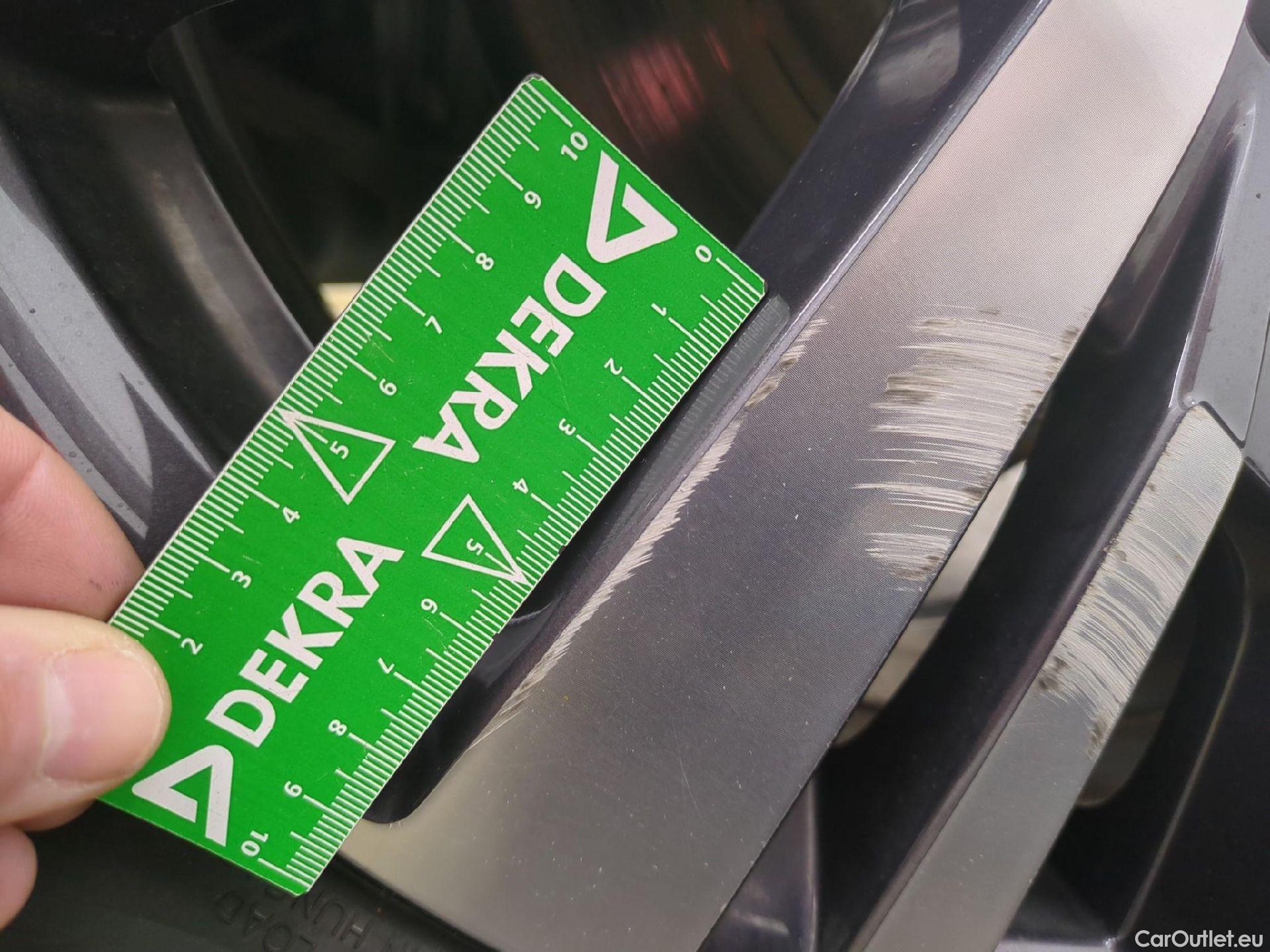  Peugeot  3008 PEUGEOT  / 2020 / 5P / SUV 1.6 HYBRID 225 E-EAT8 Allure Pack #8