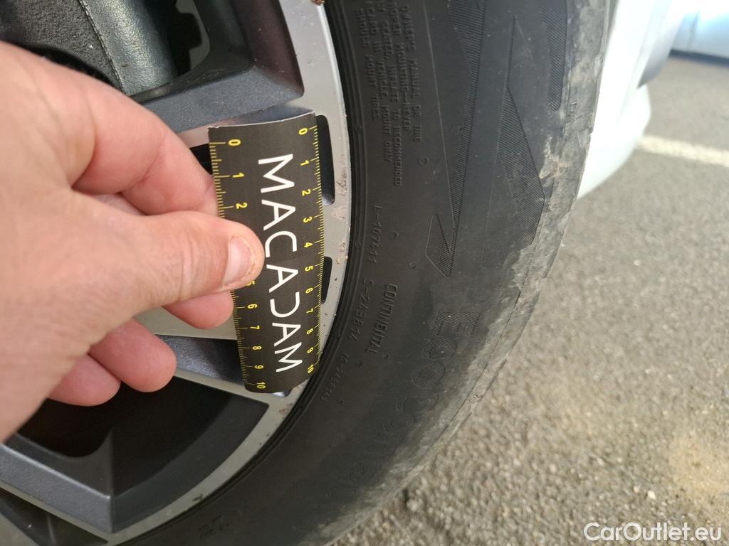  Renault  Megane RENAULT Mégane Berline / 2020 / 5P / Berline evolution TCe 140 #17