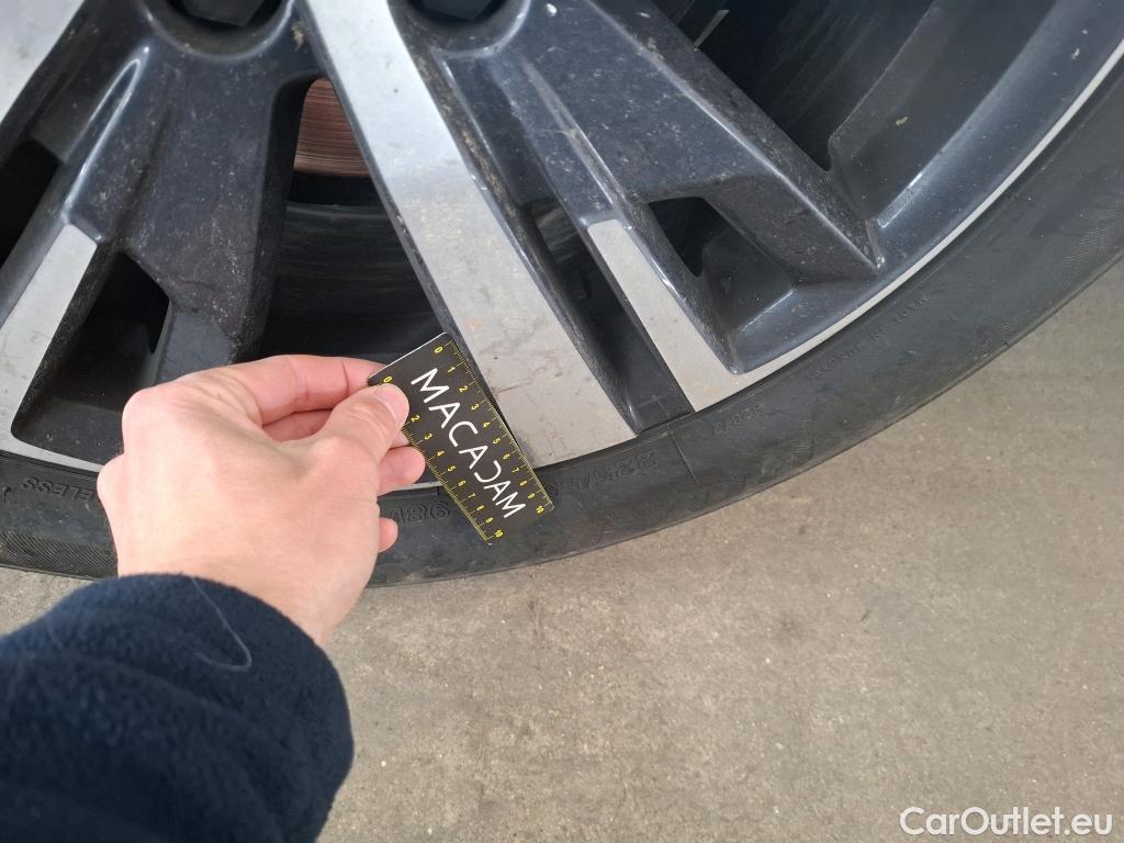  Peugeot  3008  Allure Business 1.2 PureTech 130CV BVA8 E6dT #48