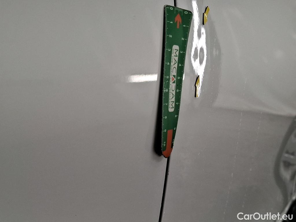  Toyota  Yaris TOYOTA  Hybride 5p Berline 1.5 VVT-I HYBRID France Business #2