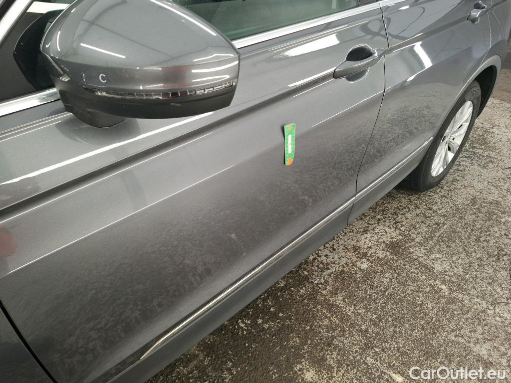  Volkswagen  Tiguan VOLKSWAGEN  / 2016 / 5P / SUV 1.5 TSI 130 EVO BMV6 Confortline Busines #5