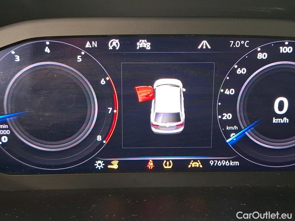  Volkswagen  Tiguan VOLKSWAGEN  / 2016 / 5P / SUV 1.5 TSI 130 EVO BMV6 Confortline Busines #25