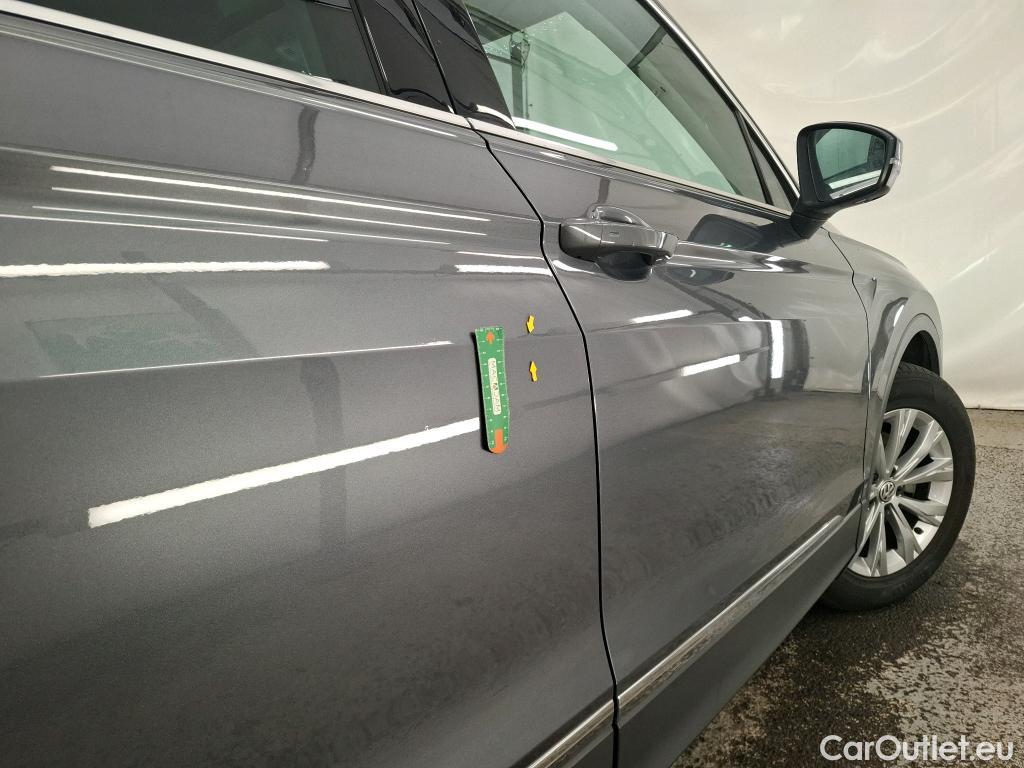  Volkswagen  Tiguan VOLKSWAGEN  / 2016 / 5P / SUV 1.5 TSI 130 EVO BMV6 Confortline Busines #21