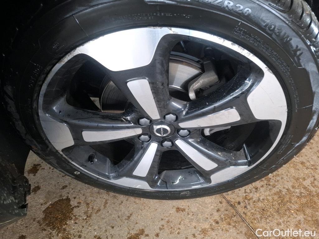  Volvo  XC 40 VOLVO XC40 / 2017 / 5P / SUV B4 197 Geartronic 8 Inscription Luxe #6