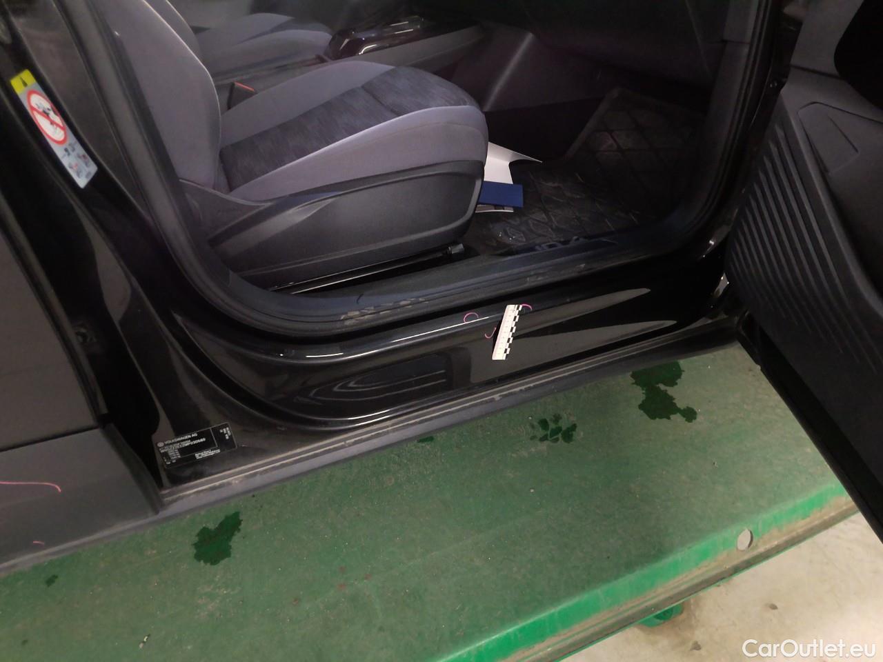  Volkswagen  ID.4  EV 77kWh Life #30