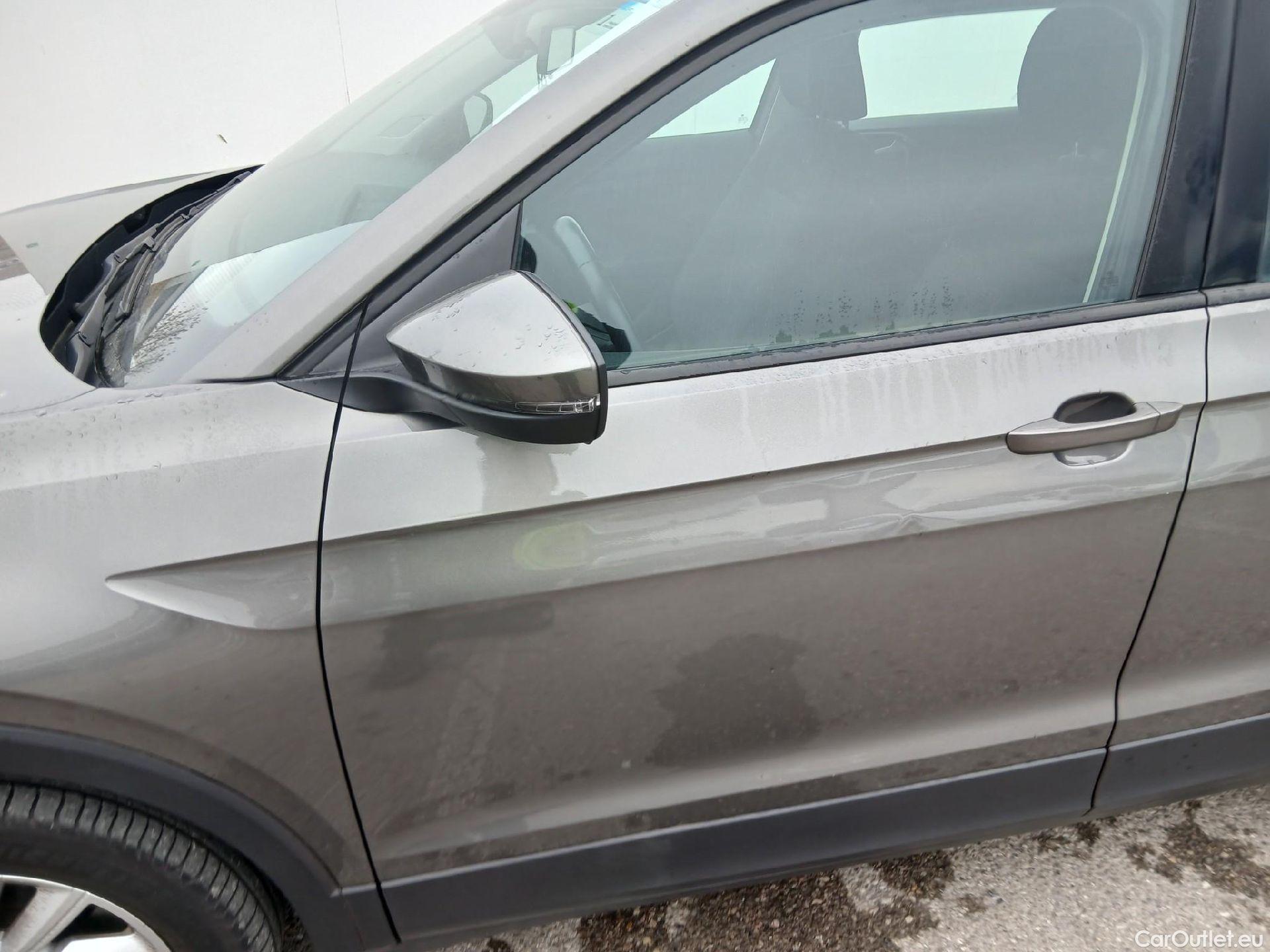  Volkswagen  T-CROSS VOLKSWAGEN  / 2018 / 5P / todoterreno Advance 1.0 TSI 85kW (115CV) DSG (AC) #5