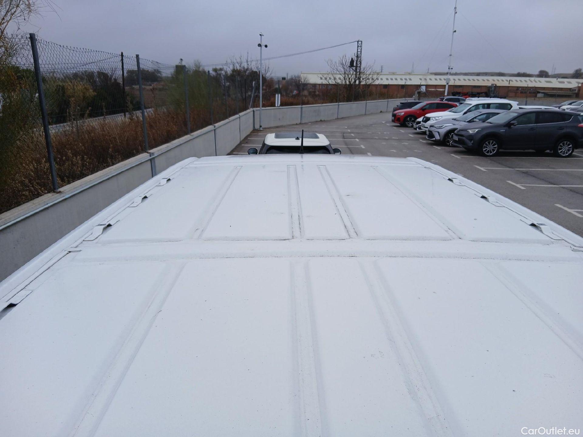  Opel  Vivaro OPEL  / 2019 / 4P / furgón 1.5 Diésel 74kW(100CV)M Std Exp #31