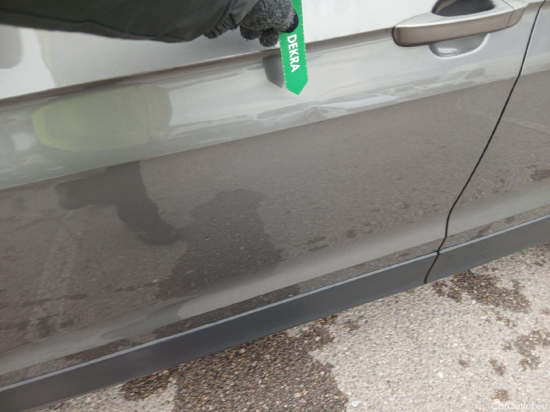  Volkswagen  T-CROSS VOLKSWAGEN  / 2018 / 5P / todoterreno Advance 1.0 TSI 85kW (115CV) DSG (AC) #6