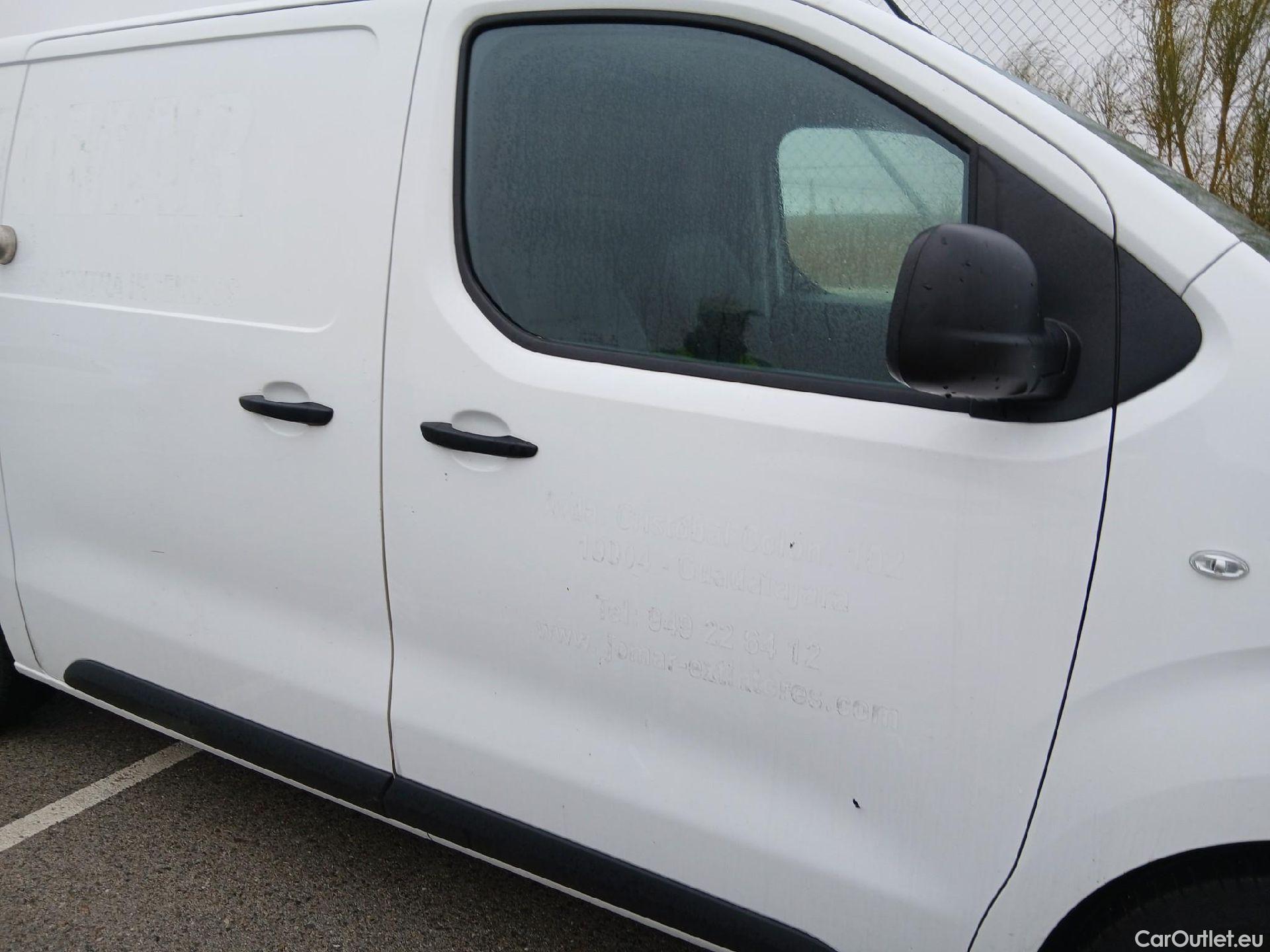  Opel  Vivaro OPEL  / 2019 / 4P / furgón 1.5 Diésel 74kW(100CV)M Std Exp #38