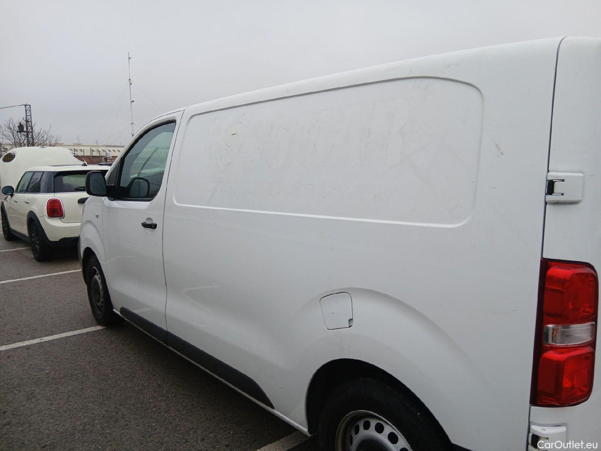 Opel  Vivaro OPEL  / 2019 / 4P / furgón 1.5 Diésel 74kW(100CV)M Std Exp #8