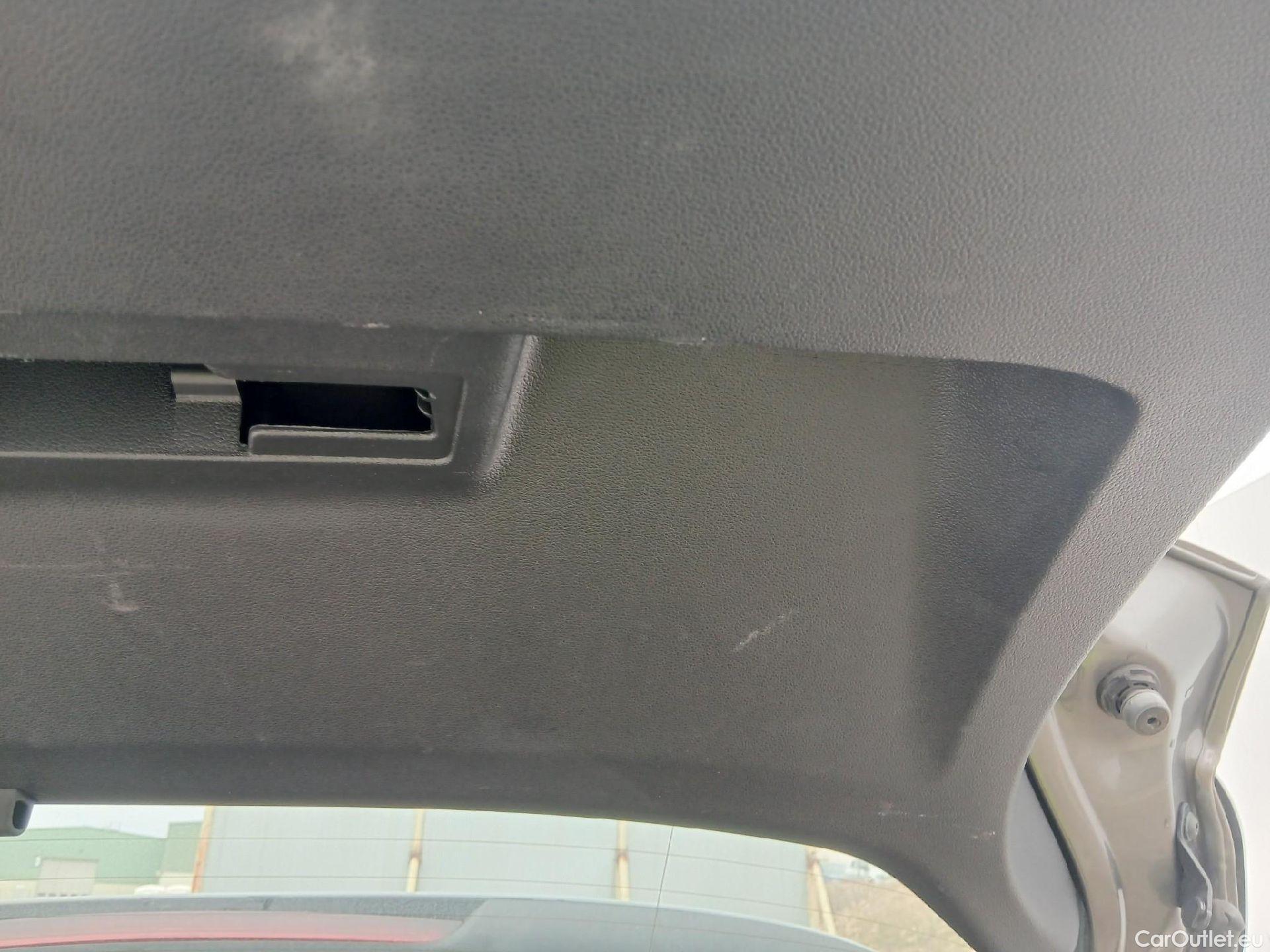  Volkswagen  T-CROSS VOLKSWAGEN  / 2018 / 5P / todoterreno Advance 1.0 TSI 85kW (115CV) DSG (AC) #30