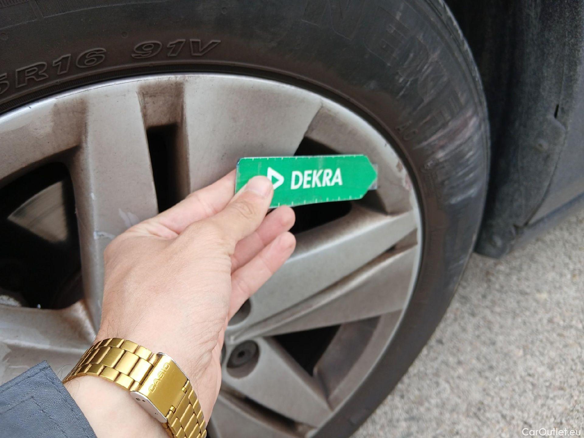  Volkswagen  Golf  VOLKSWAGEN / 2020 / 5P / familiar Life 1.0 TSI 81kW (110CV) Variant #14