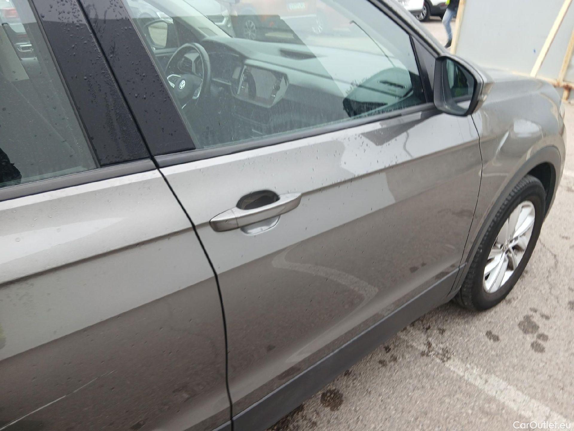  Volkswagen  T-CROSS VOLKSWAGEN  / 2018 / 5P / todoterreno Advance 1.0 TSI 85kW (115CV) DSG (AC) #22