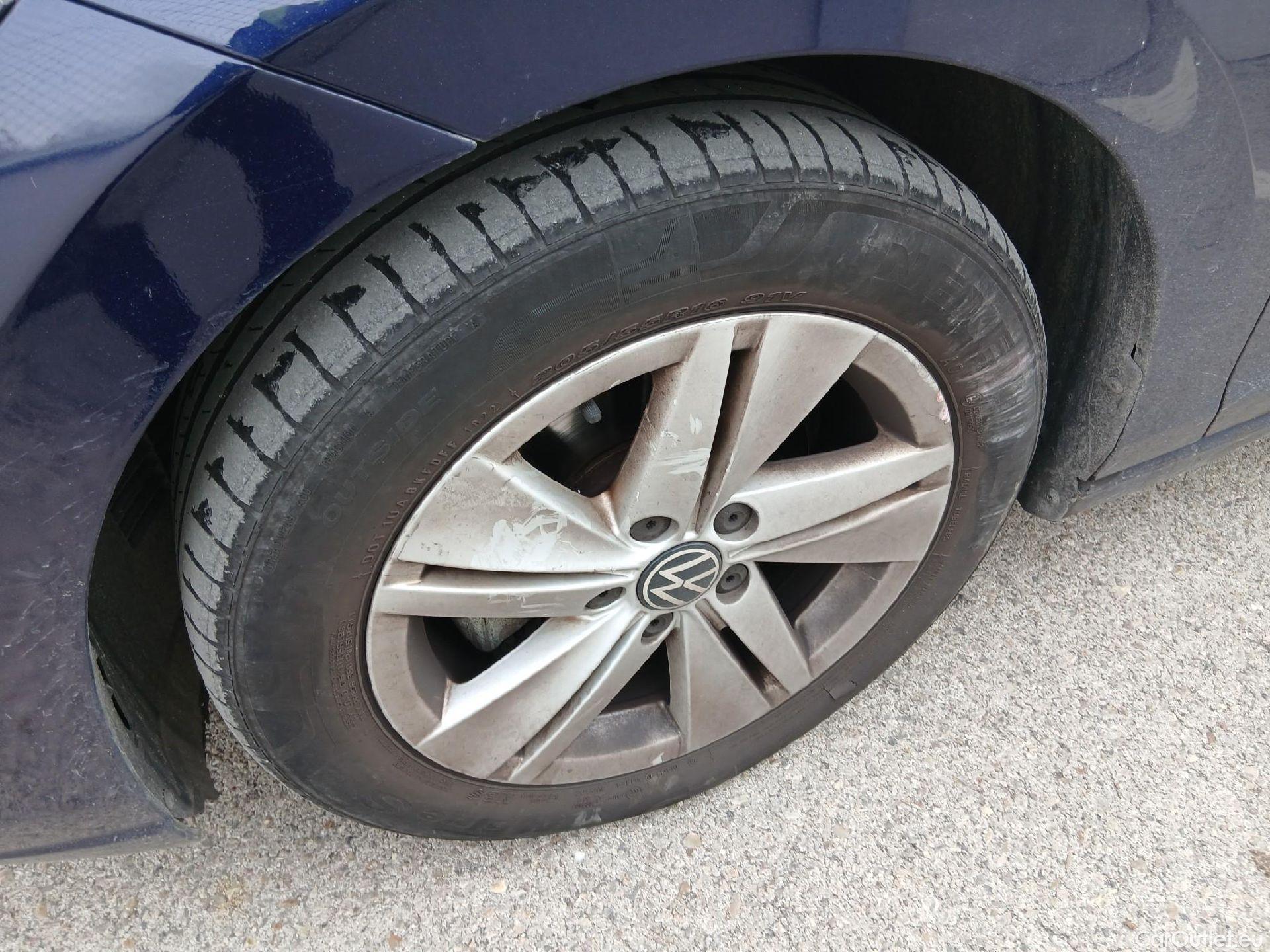  Volkswagen  Golf  VOLKSWAGEN / 2020 / 5P / familiar Life 1.0 TSI 81kW (110CV) Variant #1