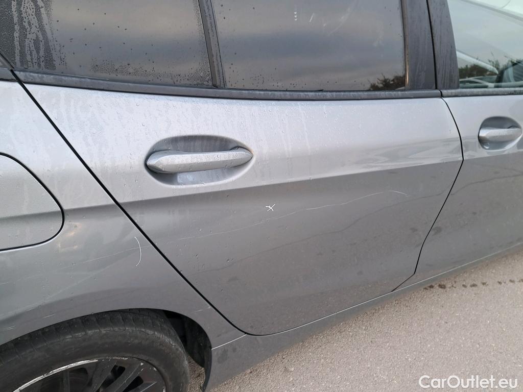  Bmw  Serie 1 BMW  / 2019 / 5P / berlina con portón 118i Corporate Auto. (AC) #24