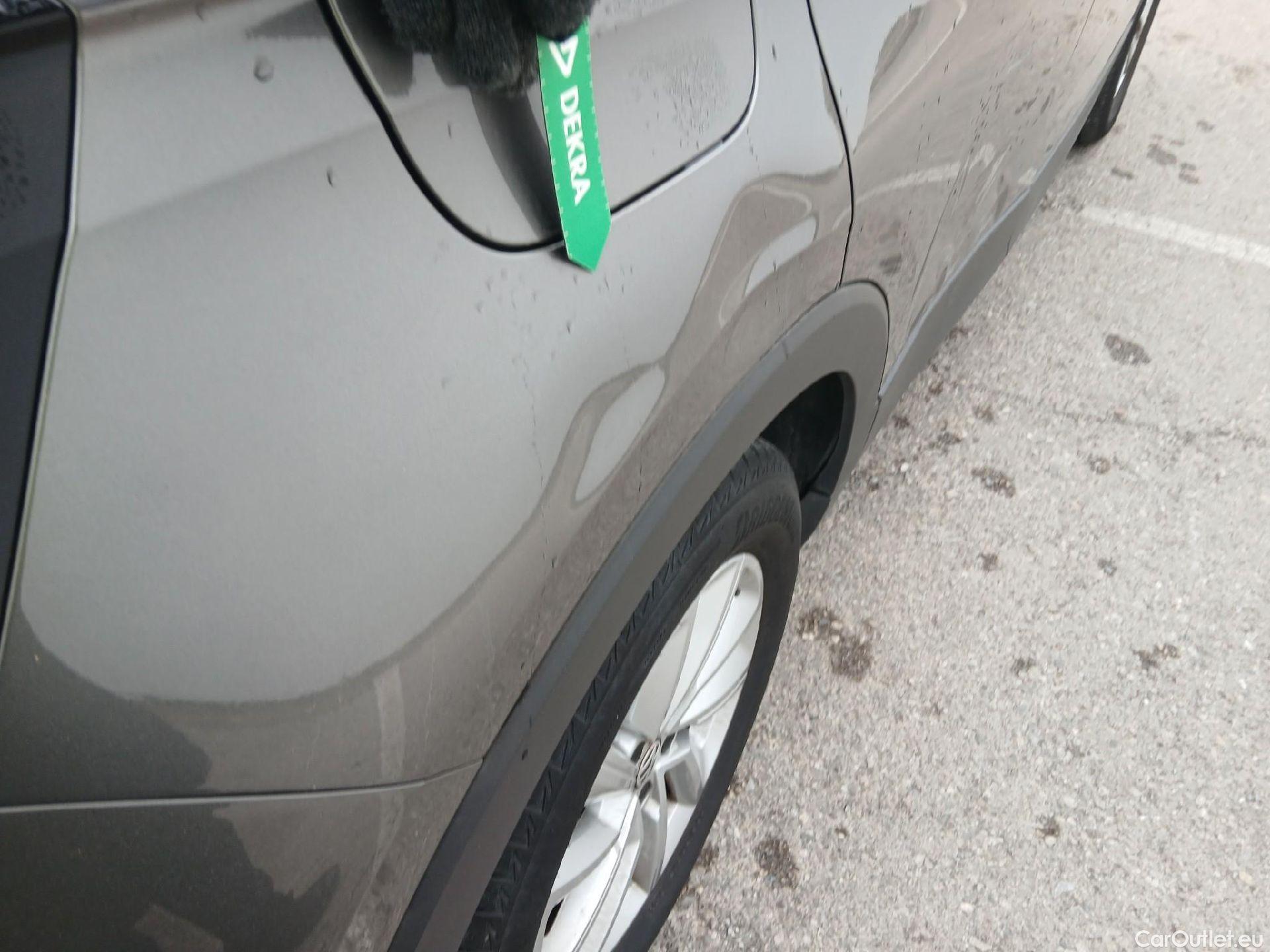  Volkswagen  T-CROSS VOLKSWAGEN  / 2018 / 5P / todoterreno Advance 1.0 TSI 85kW (115CV) DSG (AC) #15