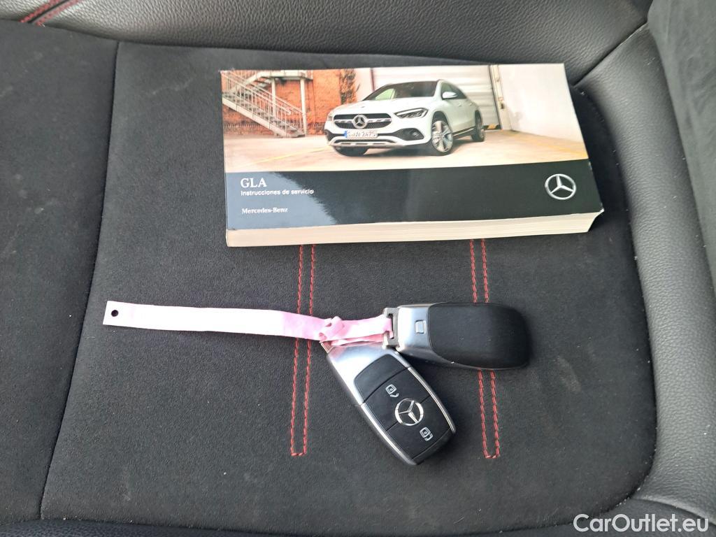  Mercedes  GLA MERCEDES-BENZ  / 2020 / 5P / todoterreno  200 D #1