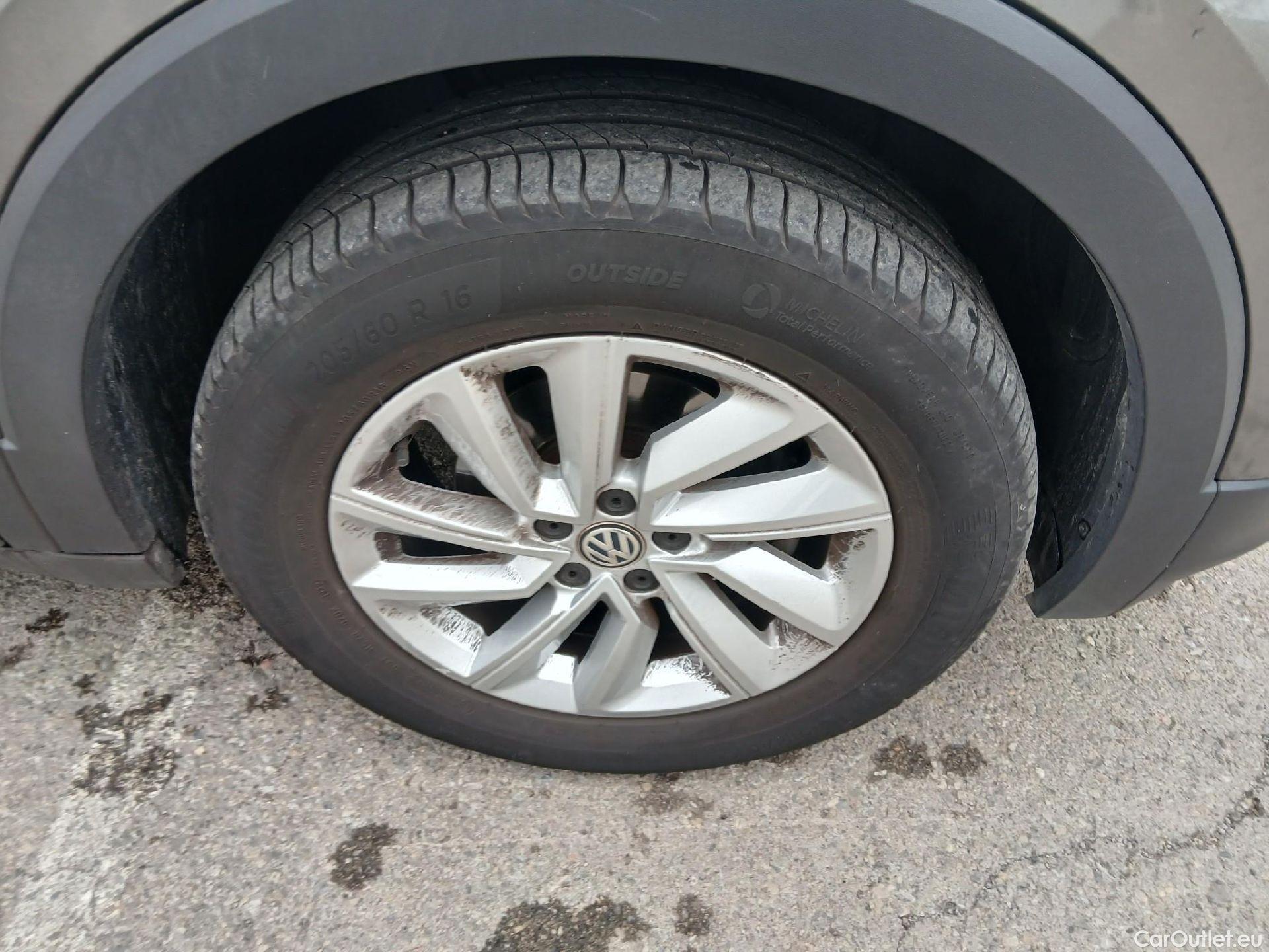  Volkswagen  T-CROSS VOLKSWAGEN  / 2018 / 5P / todoterreno Advance 1.0 TSI 85kW (115CV) DSG (AC) #26