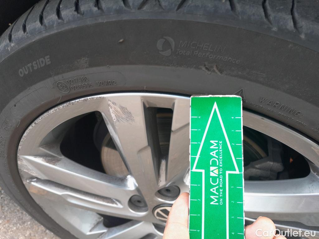  Volkswagen  Golf  VOLKSWAGEN / 2020 / 5P / berlina con portón R-Line 2.0 TDI 110kW (150CV) DSG #21