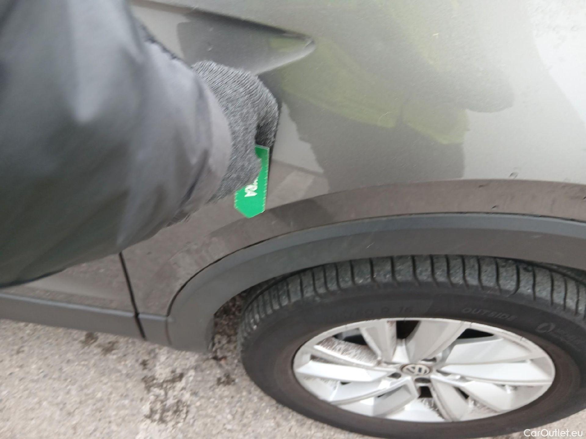  Volkswagen  T-CROSS VOLKSWAGEN  / 2018 / 5P / todoterreno Advance 1.0 TSI 85kW (115CV) DSG (AC) #24