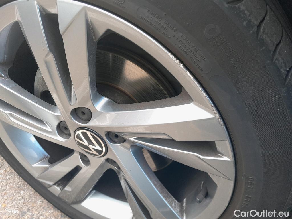  Volkswagen  Golf  VOLKSWAGEN / 2020 / 5P / berlina con portón R-Line 2.0 TDI 110kW (150CV) DSG #28