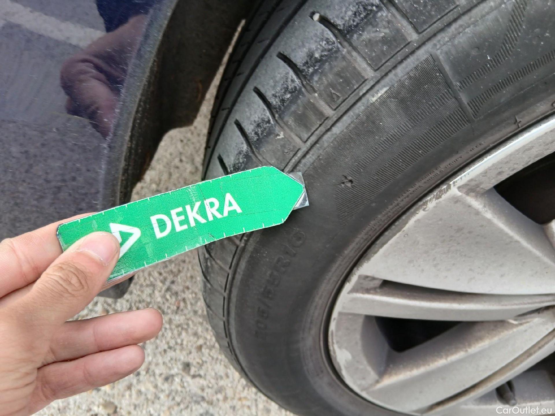  Volkswagen  Golf  VOLKSWAGEN / 2020 / 5P / familiar Life 1.0 TSI 81kW (110CV) Variant #33