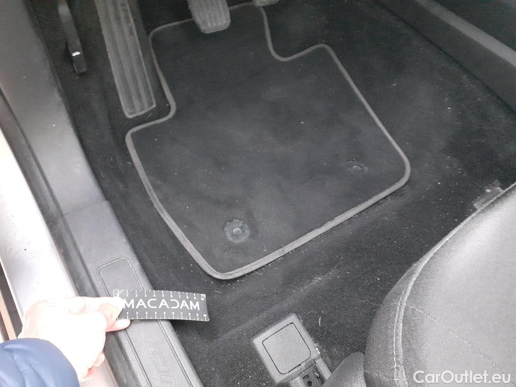  Ford  Mondeo FORD  / 2014 / 5P / berlina con portón 2.0 TDCi 110kW (150CV) Trend #8