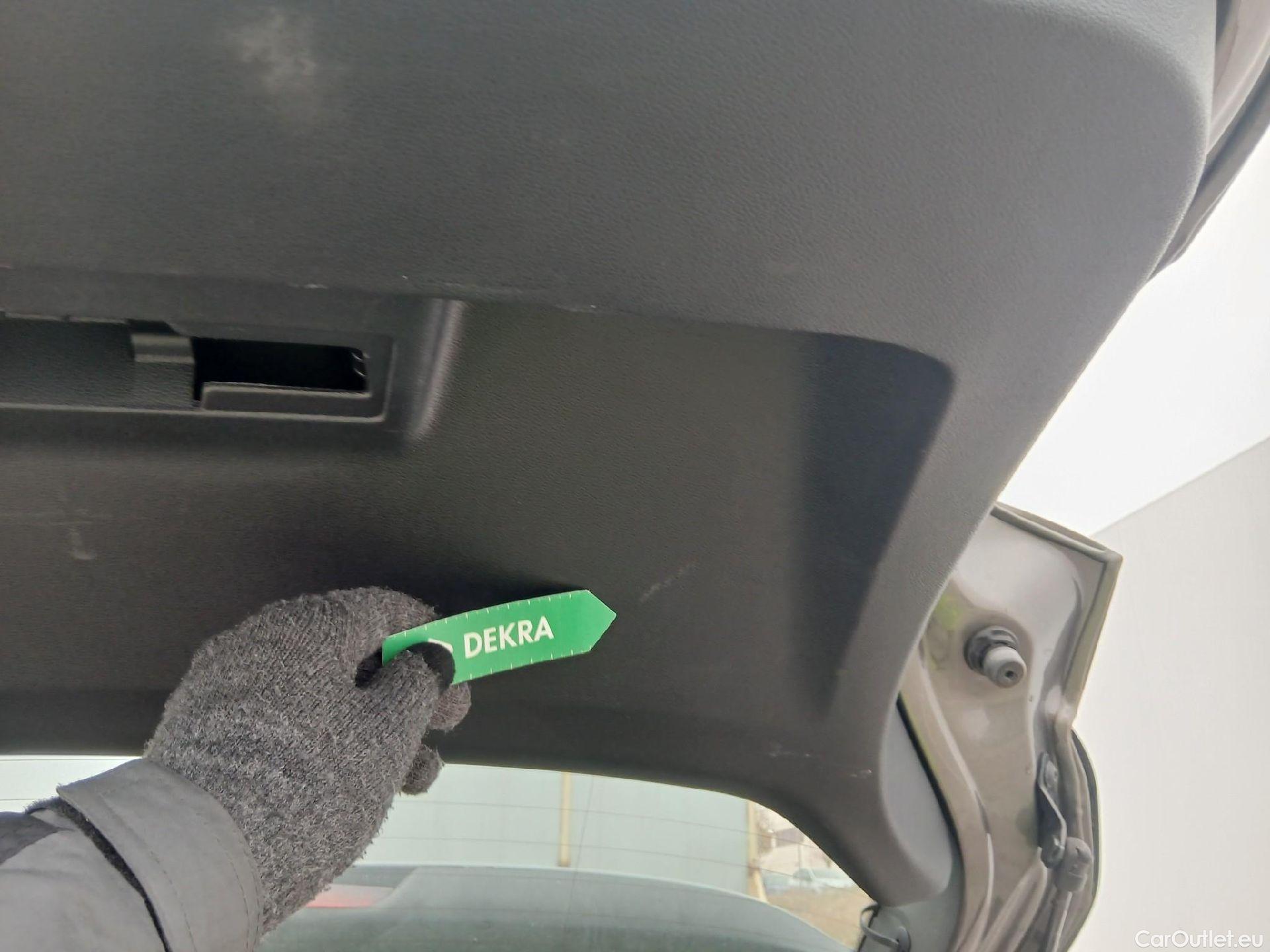  Volkswagen  T-CROSS VOLKSWAGEN  / 2018 / 5P / todoterreno Advance 1.0 TSI 85kW (115CV) DSG (AC) #29