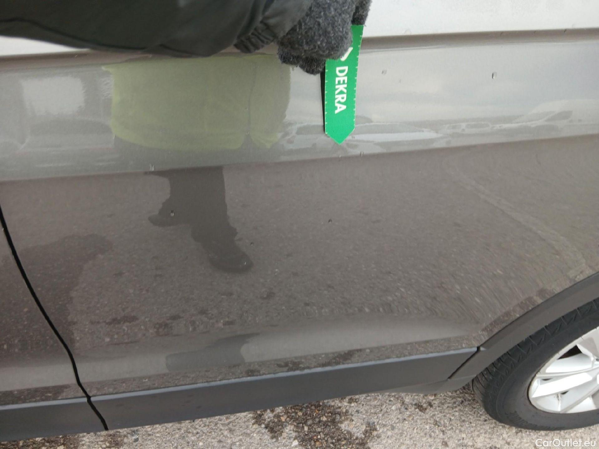  Volkswagen  T-CROSS VOLKSWAGEN  / 2018 / 5P / todoterreno Advance 1.0 TSI 85kW (115CV) DSG (AC) #7