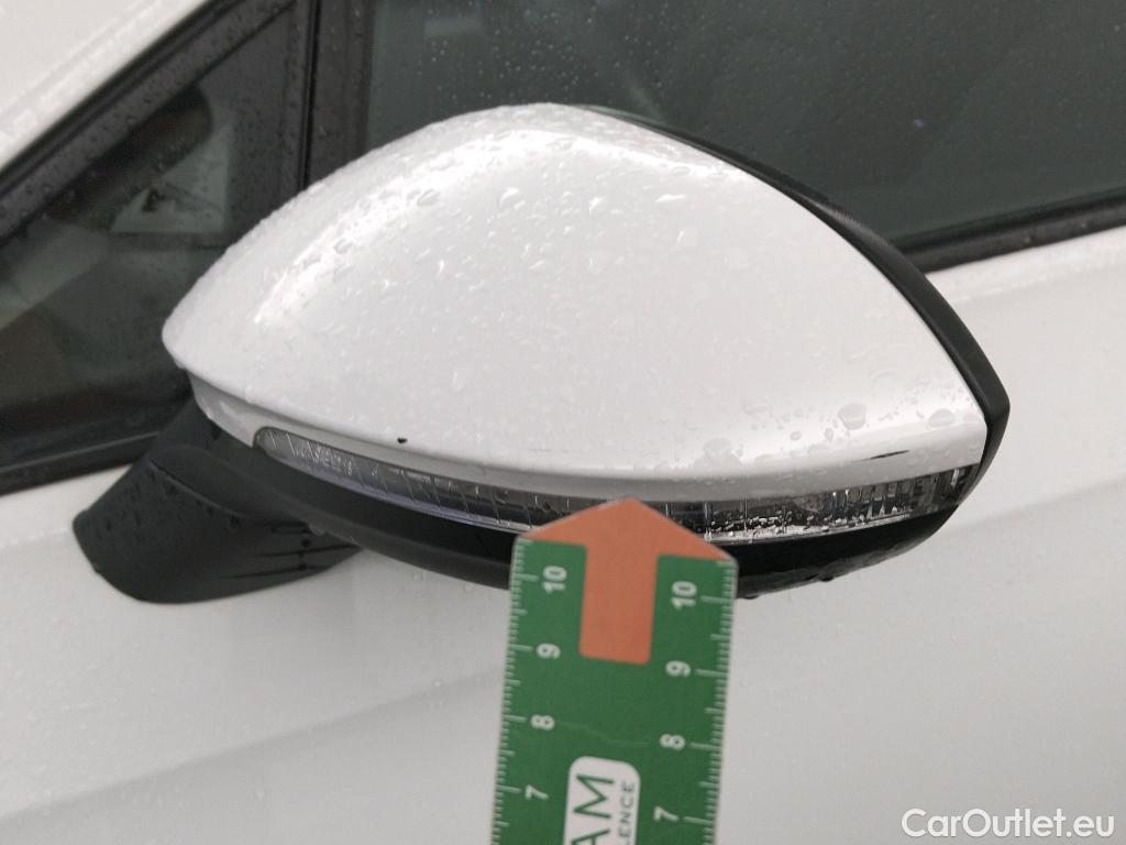  Volkswagen  Golf  VOLKSWAGEN / 2020 / 5P / berlina con portón Life 1.0 eTSI 81kW (110CV) DSG #6