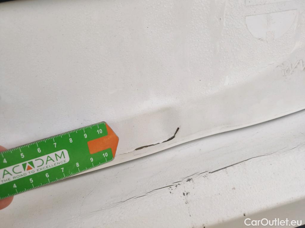  Toyota  Yaris TOYOTA  / 2020 / 5P / berlina con portón 1.5 120H Business Plus #5