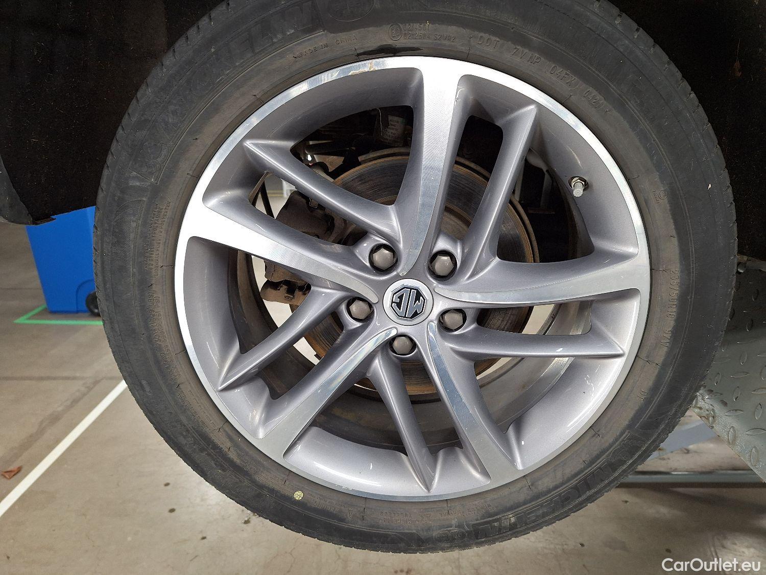  MG  EHS MG,  '20 PHEV, MG  1.5T Comfort 5d #10