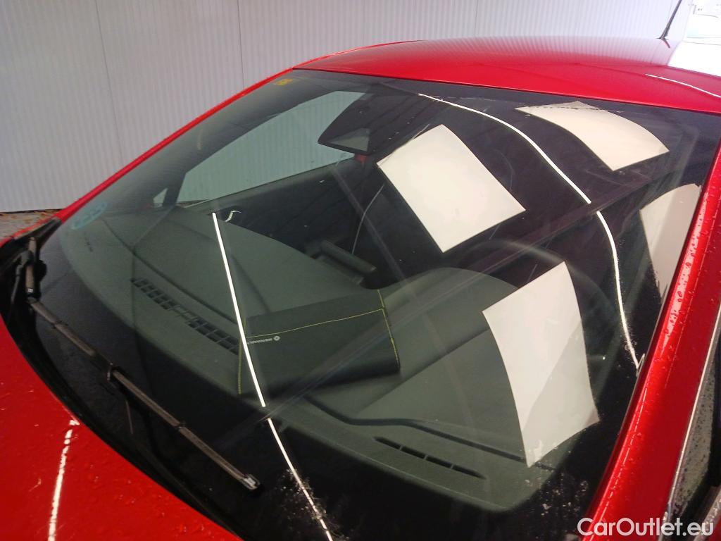  Renault  Clio RENAULT  / 2019 / 5P / berlina con portón Zen TCe 74 kW (100CV) #5