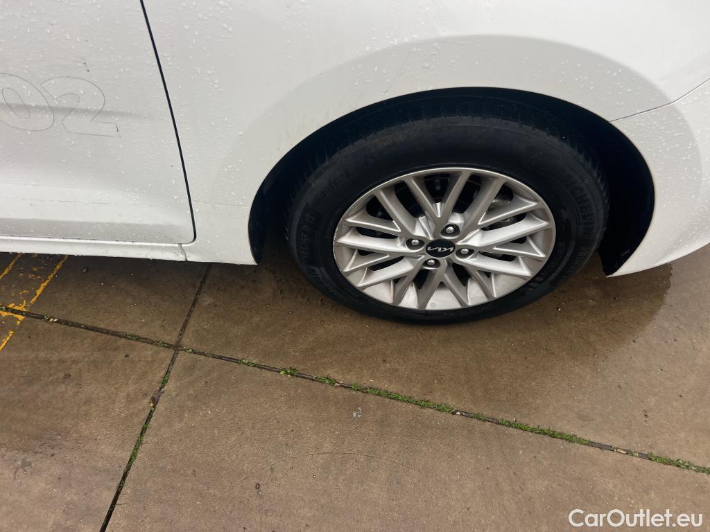  KIA  Rio KIA  / 2020 / 5P / berlina con portón 1.2 DPi 62kW (84CV) Concept #14