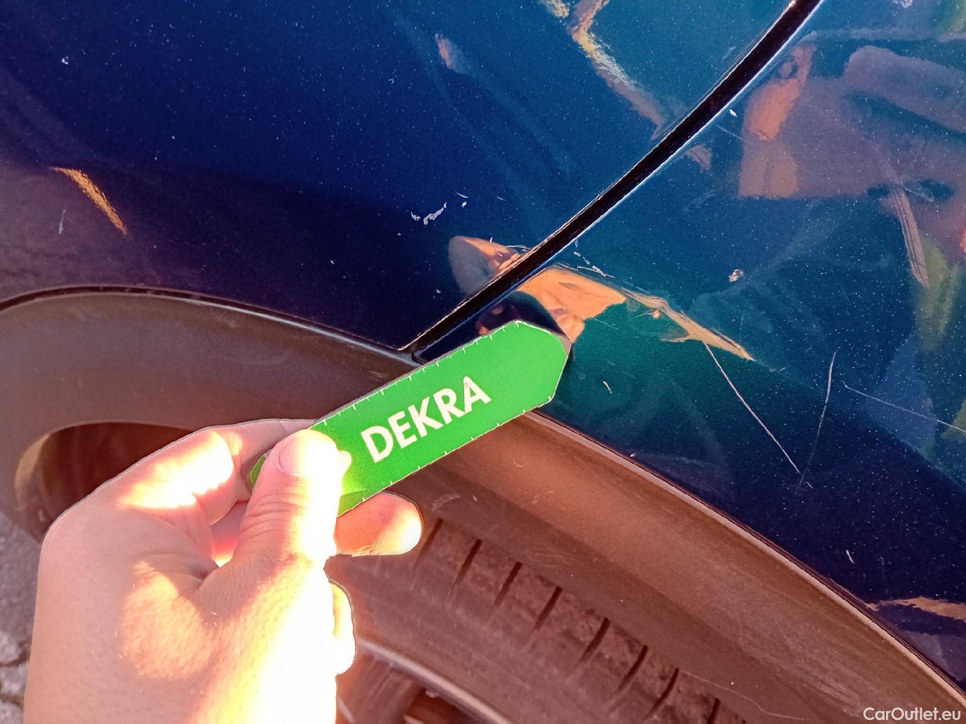  KIA  Niro KIA  / 2019 / 5P / crossover 1.6 GDi PHEV 104kW (141CV) Drive #18