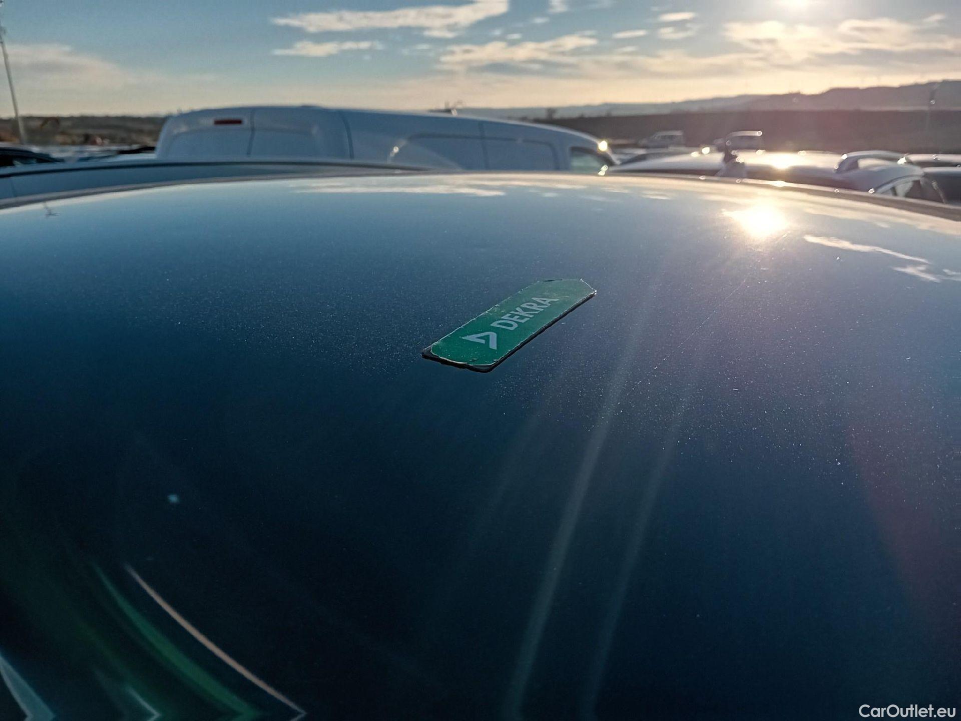  KIA  Niro KIA  / 2019 / 5P / crossover 1.6 GDi PHEV 104kW (141CV) Drive #31