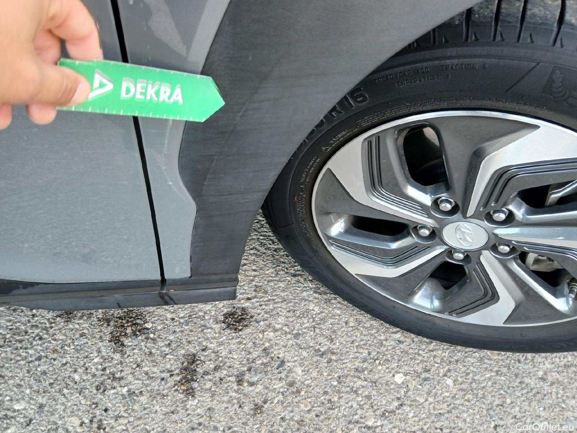  Hyundai  Konna HYUNDAI Kona / 2017 / 5P / todoterreno 1.6 GDI HEV Klass DT #32