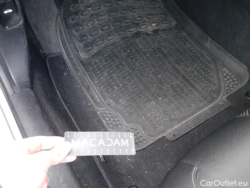  Honda  Civic HONDA  / 2019 / 5P / berlina con portón 1.5 I-VTEC TURBO SPORT PLUS #27