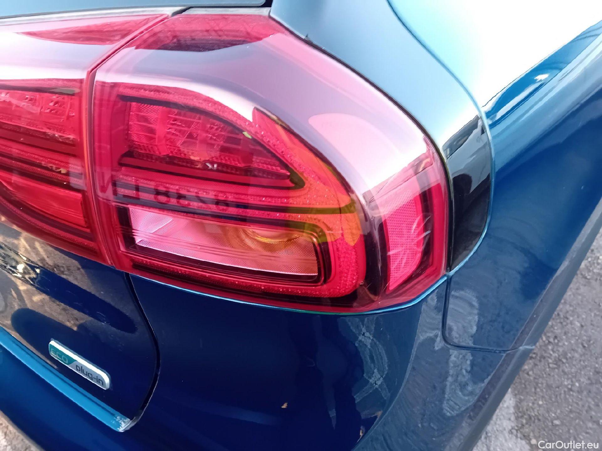  KIA  Niro KIA  / 2019 / 5P / crossover 1.6 GDi PHEV 104kW (141CV) Drive #36