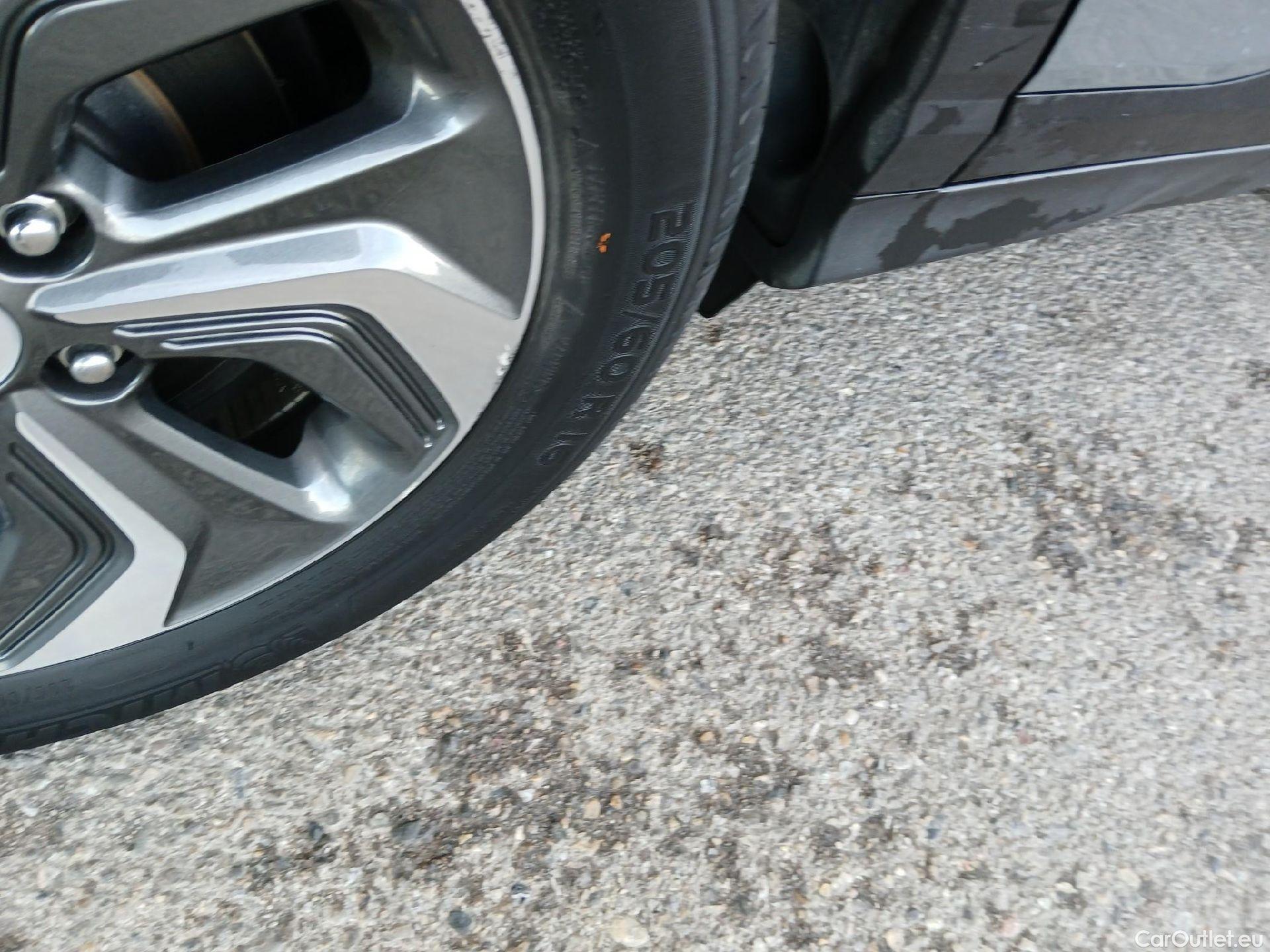  Hyundai  Konna HYUNDAI Kona / 2017 / 5P / todoterreno 1.6 GDI HEV Klass DT #21